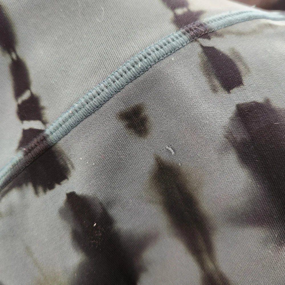 lululemon athletica Tie-Dye Leggings - Black and Green - Picture 2 of 2